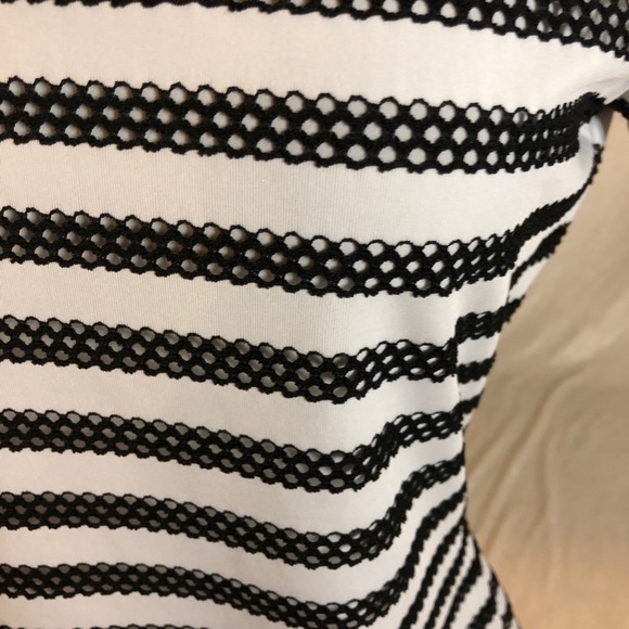 NWOT. White House Black Market top - Picture 6 of 9